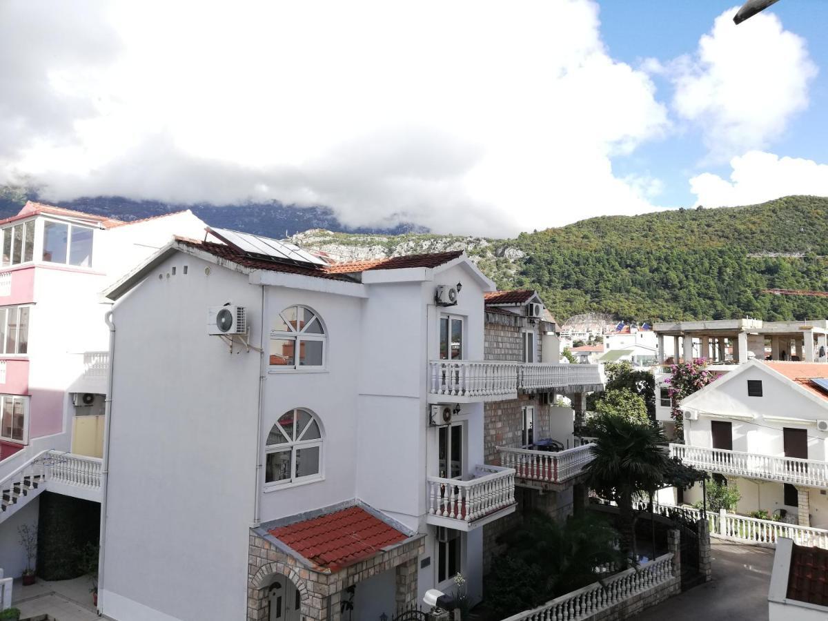 Apartment Azalea Of Budva Bagian luar foto